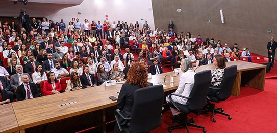 12.06.2024 Ministra Cármen Lúcia em reunião com servidores do TSE - Foto Luiz Roberto/Secom/TSE