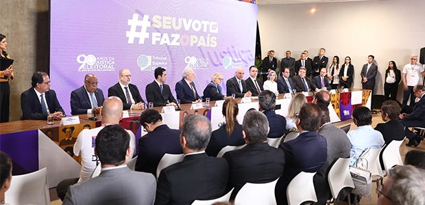 Reunião para tratar das medidas contra fake news no TSE