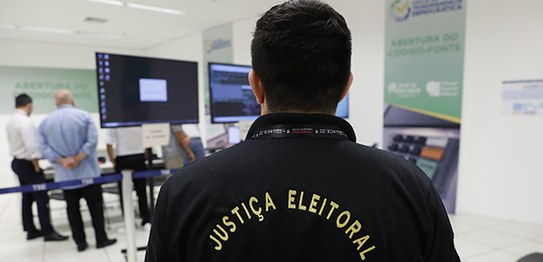 Foto: Alejandro Zambrana/Secom/TSE - Abertura da compilação dos códigos-fonte dos sistemas eleit...