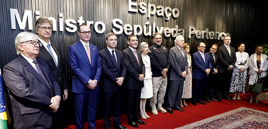 Foto: Alejandro Zambrana/Secom/TSE - Cerimônia de assinatura da portaria conjunta entre o TSE e ...