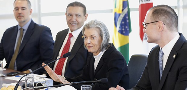 Foto: Alejandro Zambrana/Secom/TSE - Reunião da presidente do TSE com os presidentes dos TREs - ...