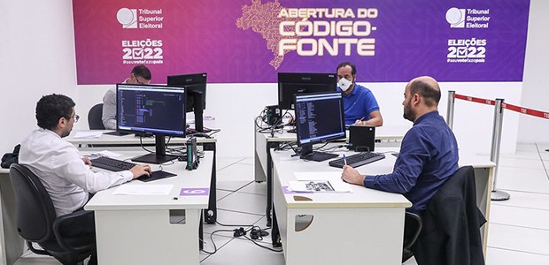 #TBT Imagens que contam histórias: PF, Forças Armadas e CGU estiveram no TSE em 2022 para verifi...