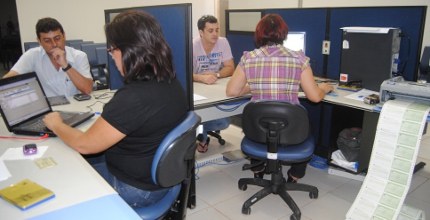 Às 8 horas deste sábado, 5, o Fórum Eleitoral de Rio Branco já estava aberto atendendo os primei...